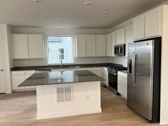 16125 W Dequesne Ave in Morrison, CO - Building Photo - Building Photo