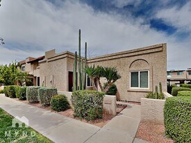 20233 N 21st Dr in Phoenix, AZ - Building Photo