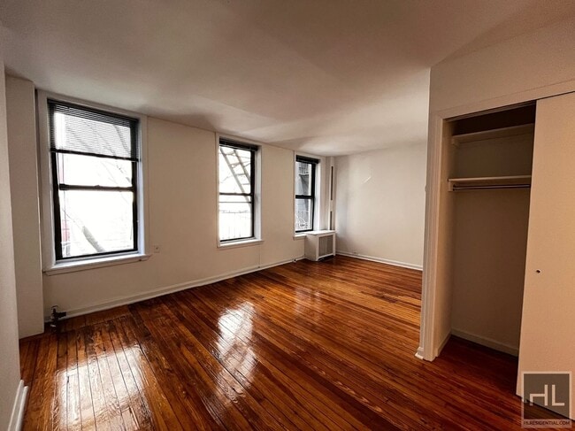 EAST 55 STREET in New York, NY - Building Photo - Building Photo