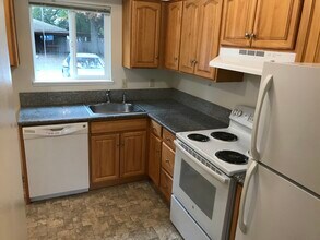 Meadow Park Townhouses in Corvallis, OR - Foto de edificio - Building Photo