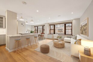 50 King St in New York, NY - Building Photo