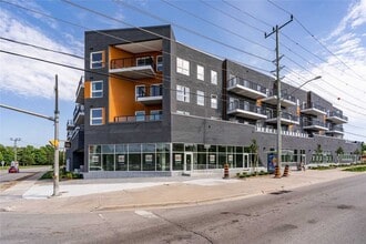 430 Essa Rd in Barrie, ON - Building Photo - Building Photo