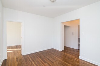 6589 N Lakewood Ave in Chicago, IL - Building Photo - Building Photo