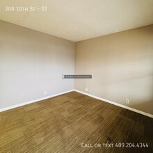 208 N 10th St in Orange, TX - Building Photo - Building Photo