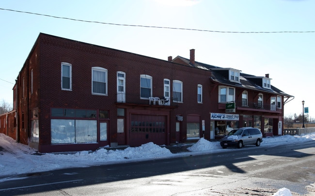 6 E Market St in Tiffin, OH - Building Photo - Building Photo