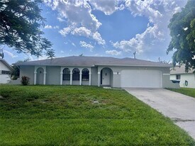 3414 SW 6th Ave in Cape Coral, FL - Building Photo