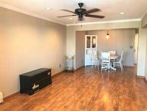 55 Monroe Blvd-Unit -5L in Long Beach, NY - Building Photo - Building Photo