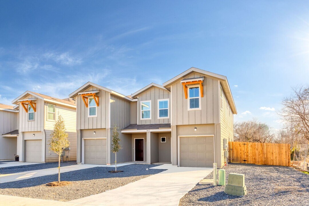 827 Soria Pl in San Antonio, TX - Building Photo