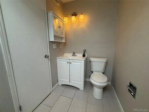 12478 W Nevada Pl in Lakewood, CO - Foto de edificio - Building Photo
