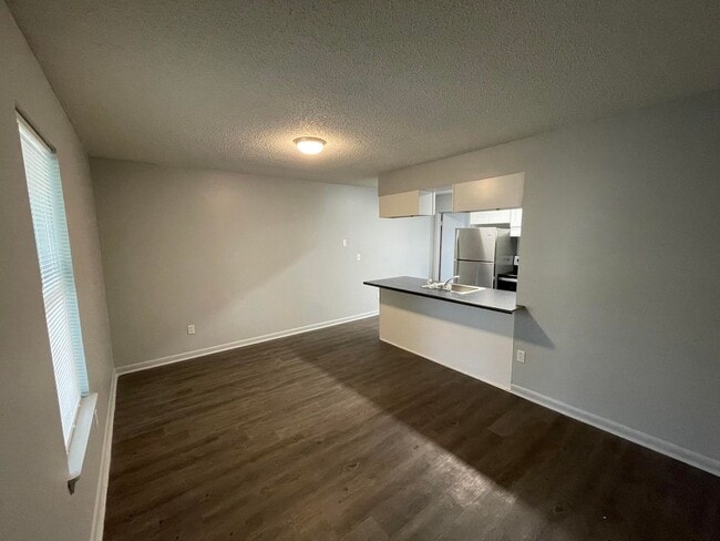 property at 2005 Belt St