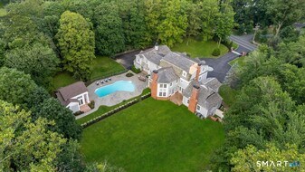 1421 Oenoke Ridge in New Canaan, CT - Building Photo