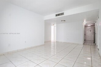 750 NW 43rd Ave, Unit 308 in Miami, FL - Building Photo - Building Photo