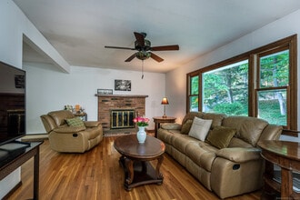 254 Candlewood Lake Rd N in New Milford, CT - Building Photo - Building Photo