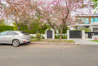 836 N Genesee Ave in Los Angeles, CA - Building Photo - Building Photo