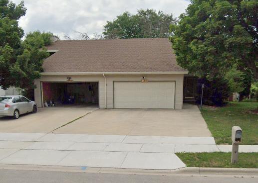3830 E River Dr in Green Bay, WI - Foto de edificio - Building Photo