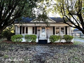 715 Fisher Ferry St in Thomasville, NC - Building Photo