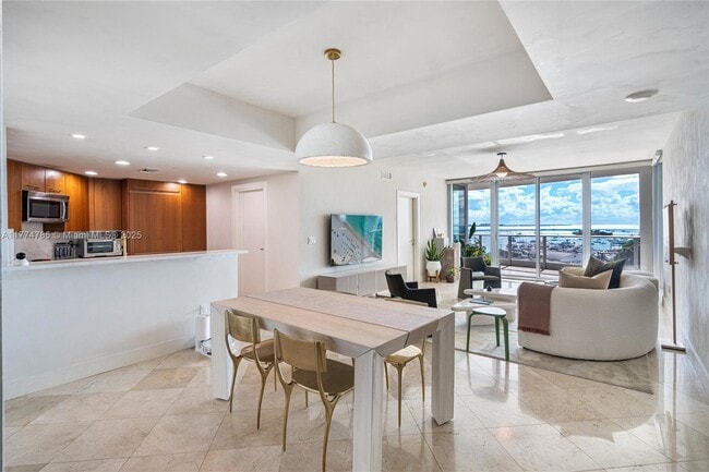 property at 2627 S Bayshore Dr