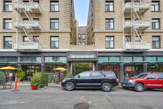 Washington Plaza Apartments in Portland, OR - Foto de edificio - Building Photo