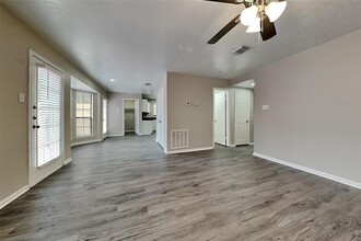 4510 Echo Falls Dr in Houston, TX - Building Photo - Building Photo