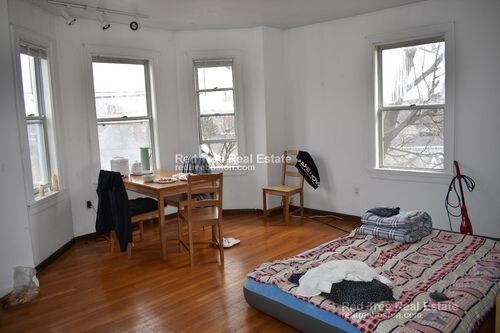 87 Sheridan St-Unit -4 in Boston, MA - Building Photo