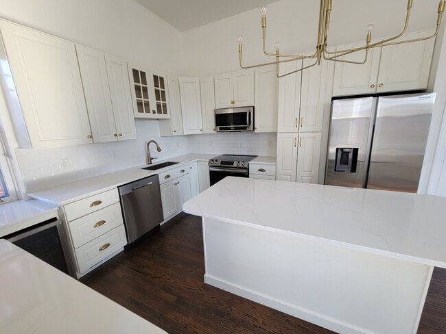 2231 Green St, Unit 1 in Philadelphia, PA - Building Photo - Building Photo