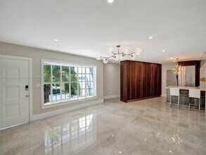 2421 NE 7th Pl in Fort Lauderdale, FL - Building Photo - Building Photo