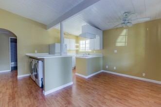 419 Hill St in Santa Monica, CA - Building Photo - Interior Photo