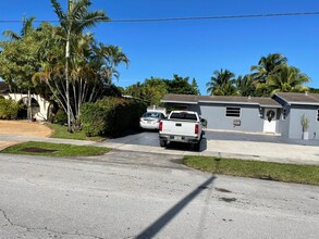 12011 SW 37th Ter, Unit #3 in Miami, FL - Building Photo - Building Photo