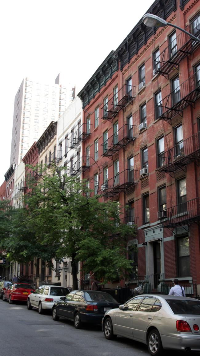 229 E 89th St in New York, NY - Foto de edificio - Building Photo