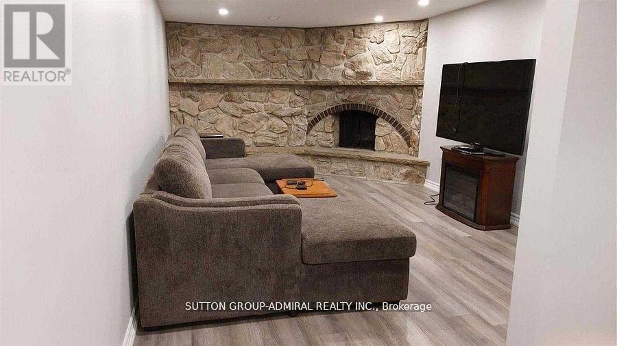 854 Moretta Ave in Pickering, ON - Building Photo