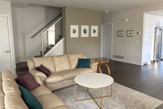 1515 Highland Dr N in Kelowna, BC - Building Photo - Building Photo