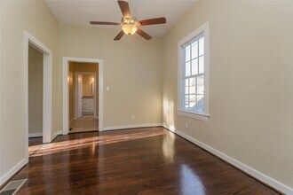 1219 33rd St in Galveston, TX - Foto de edificio - Building Photo