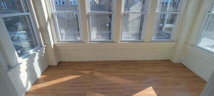 2450 W Gunnison St in Chicago, IL - Building Photo - Building Photo