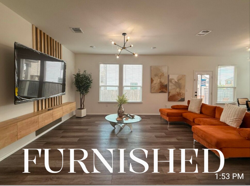 6213 Albany Sleigh Dr in Del Valle, TX - Foto de edificio