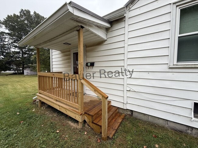 property at 728 W 10th St