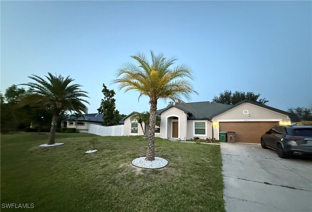 221 NW 3rd Pl in Cape Coral, FL - Building Photo