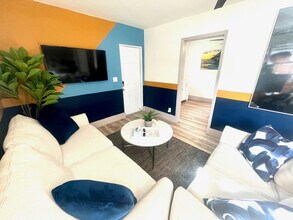 834 NE 14th Ave in Fort Lauderdale, FL - Building Photo - Building Photo