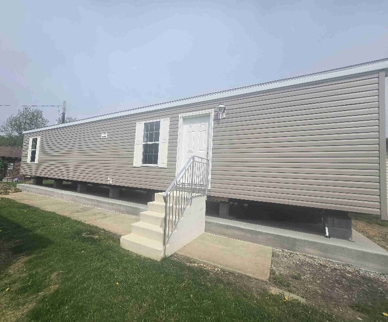 103 S Scioto St in Ashville, OH - Building Photo