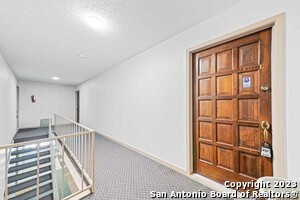 2300 Nacogdoches Rd in San Antonio, TX - Foto de edificio - Building Photo