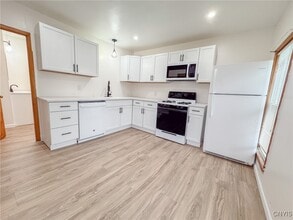 10 Beach Ave in Auburn, NY - Building Photo - Building Photo