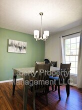 5406 Leesburg Ct in Fayetteville, NC - Foto de edificio - Building Photo