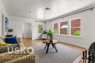 2625 27th St in Sacramento, CA - Foto de edificio - Building Photo