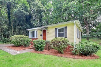 1819 Arnold Dr in Charlotte, NC - Foto de edificio - Building Photo