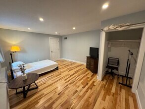 4816 Bond St in Oakland, CA - Building Photo - Building Photo