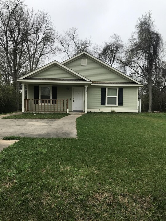 6002 Anderson St in Texas City, TX - Building Photo