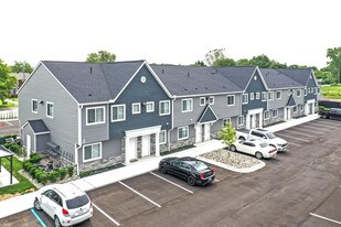 Sterling Landings in Sterling Heights, MI - Building Photo