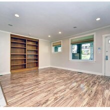 5946 Phillips Ave, Unit 5946 in Pittsburgh, PA - Building Photo - Building Photo