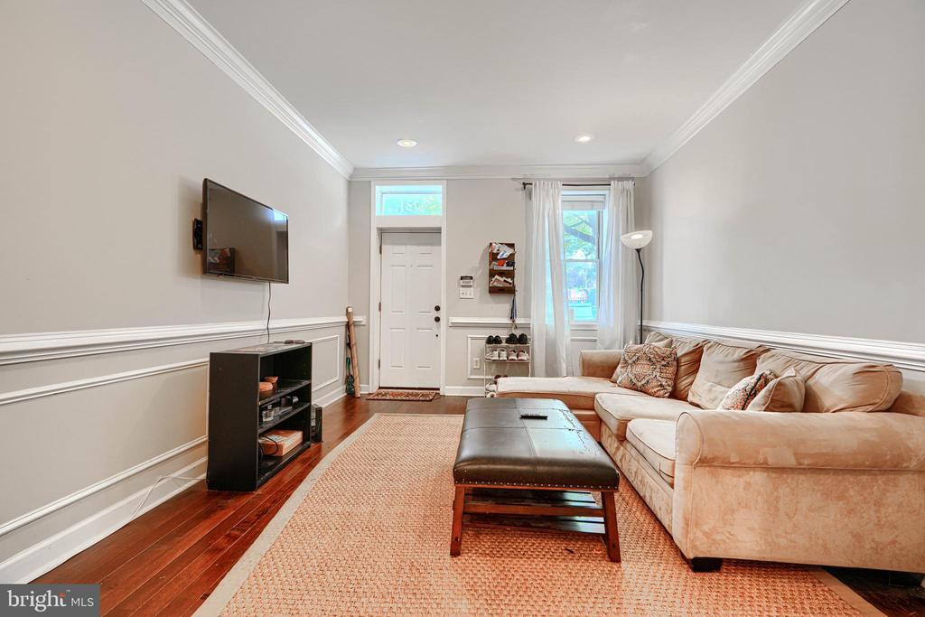 1731 E Pratt St in Baltimore, MD - Building Photo