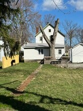 415 E Lima St, Unit 415 in Findlay, OH - Foto de edificio - Building Photo