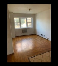 806 E 216th St, Unit 3 in Bronx, NY - Building Photo - Building Photo